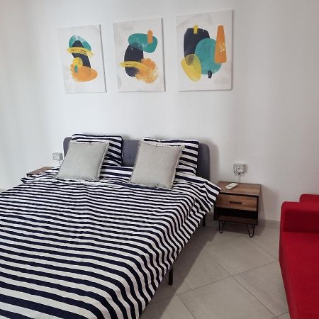 New Modern Studio In Central Tirana Apartment Bagian luar foto
